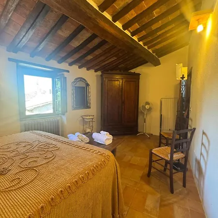 בית חווה Il Borgo Del Lupo Relax Family In Tuscany With Restaurant & Swimming Pool סרטאנו