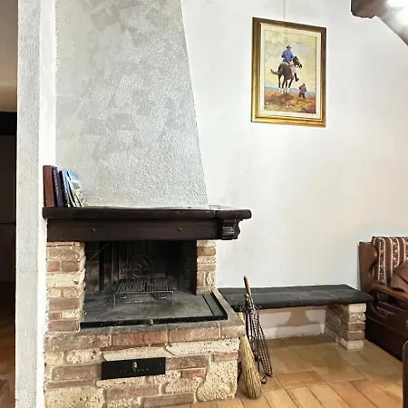 בית חווה Il Borgo Del Lupo Relax Family In Tuscany With Restaurant & Swimming Pool סרטאנו