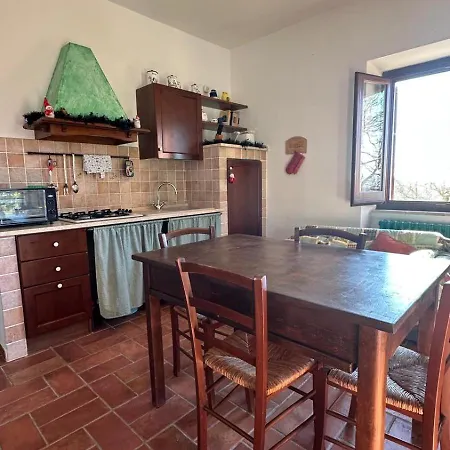 בית חווה Il Borgo Del Lupo Relax Family In Tuscany With Restaurant & Swimming Pool סרטאנו