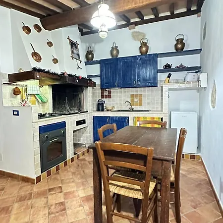 בית חווה Il Borgo Del Lupo Relax Family In Tuscany With Restaurant & Swimming Pool