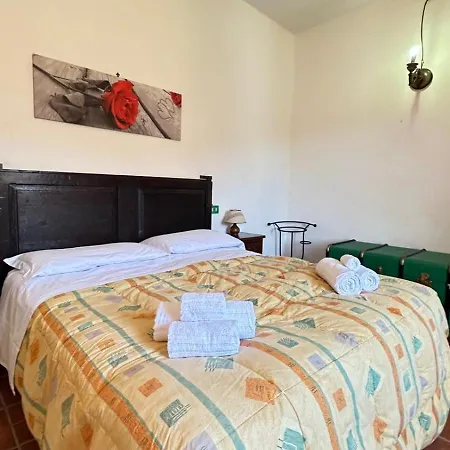 בית חווה Il Borgo Del Lupo Relax Family In Tuscany With Restaurant & Swimming Pool סרטאנו